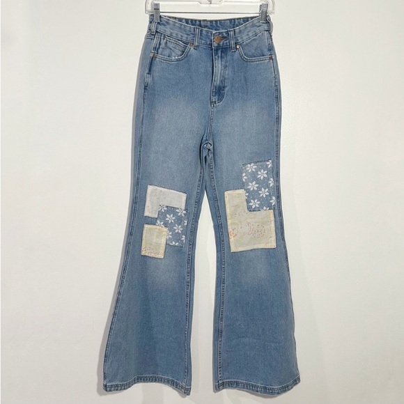 Billabong x Wrangler Flared Patch Jeans - Picture 5 of 8